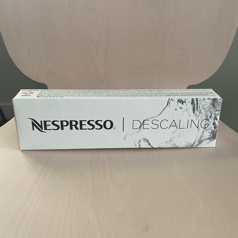 Nespresso VertuoPlus Bundle by Breville (with frother and de-scaler) - Picture 7 of 8